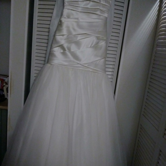 Vera Wang Dress - Picture 4 of 5